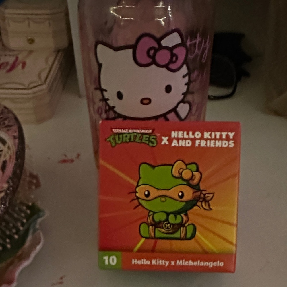 Hello Kitty x Michelangelo Green and Orange Figure